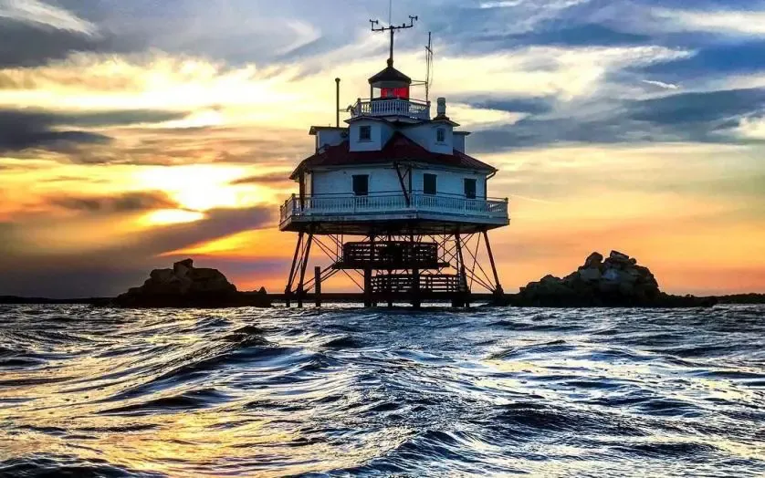 CHESAPEAKE BAY LIGHTHOUSES