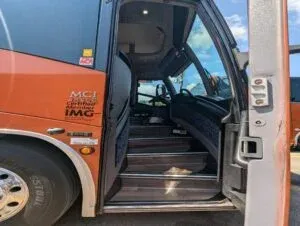 MCI J4500 - 56 seats-1