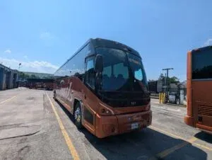 MCI J4500 - 56 seats-10