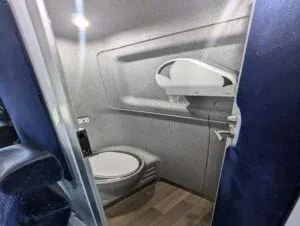 MCI J4500 - 56 seats-3