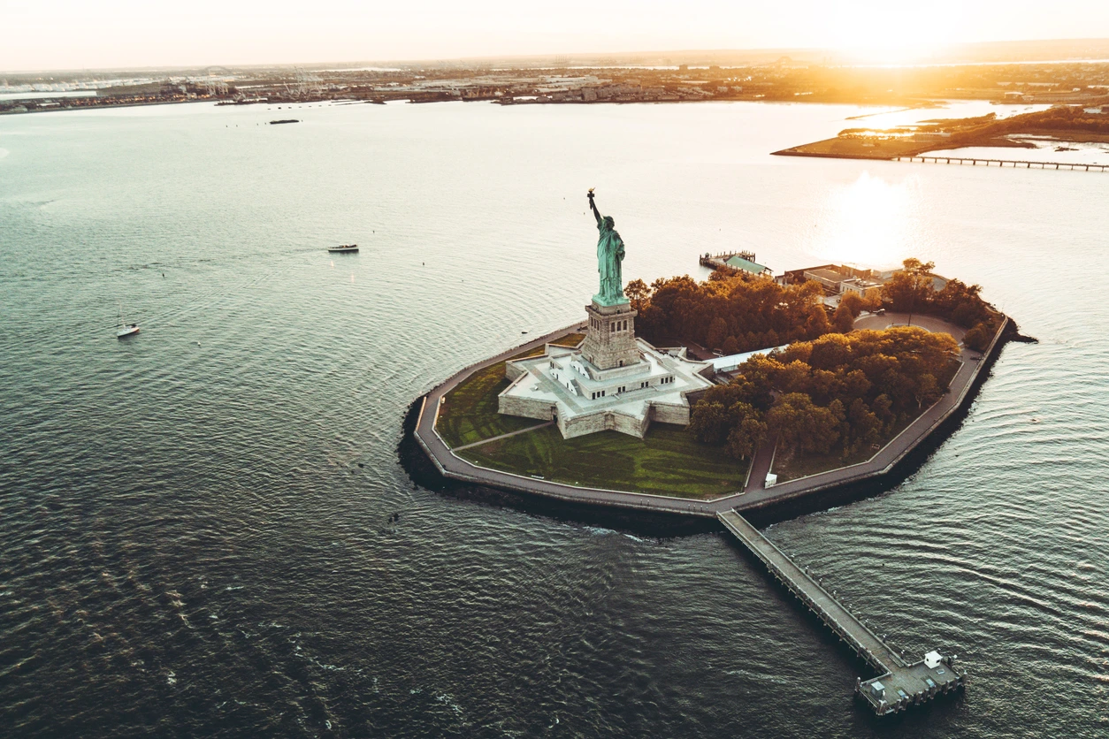 Bus from NYC to DC: Travel Guide, Schedules, & Tips